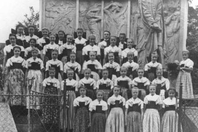 Serbske dźěći w lěće 1946 w prózdninskim lěhwje w Jablkynicach