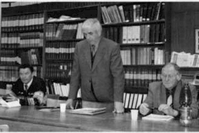 Delegacija Serbskeho Sokoła z Achimom Kowarjom, Mikławšom Krawcom a Pawołom Hejdušku (wotprawa) wobdźěli so na zarjadowanju 26. oktobra 2004 w Praze na zarjadowanju Towaršnosće přećelow Łužicy - Společnost přátel Lužice a předstaji skutkowanje Serbskeho Sokoła něhdy a dźensa.