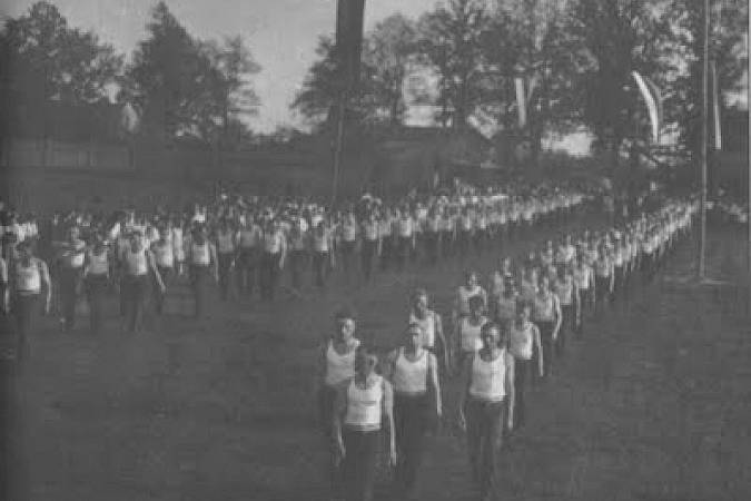 Zwučowanje Sokołow na III. zwjazkowym zlěće 1931 w Radworju.