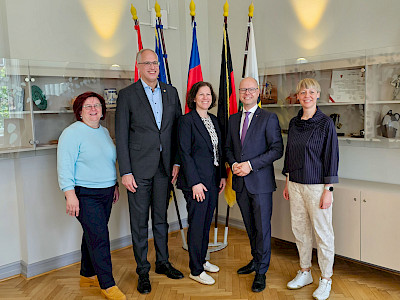 Kristina Herbst woglěda do Serbow w Budyšynje