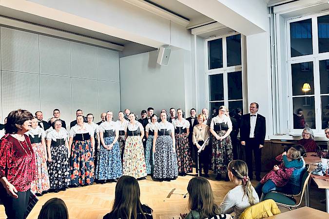 Koncert chóra Meja na žurli Serbskego domu w Budyšynje, 2025. foto: Kathrin Młynkowa