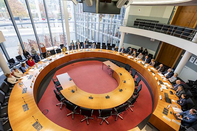 Minderheiten-Gesprächskreis 2025: Minderheitenrat bringt zentrale Anliegen in den Innenausschuss des Deutschen Bundestages ein. Foto: Marcel Schwickerath