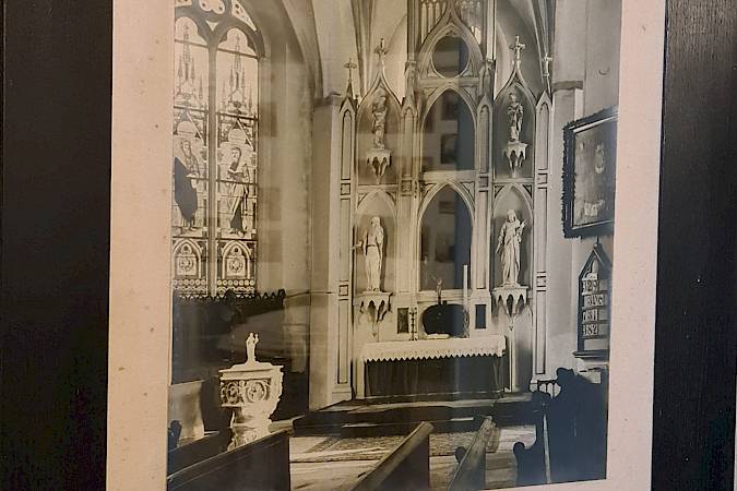 rozžohnowanski dar za fararja Ungera (01.09.1934) z widom na hědźiši wotłtar