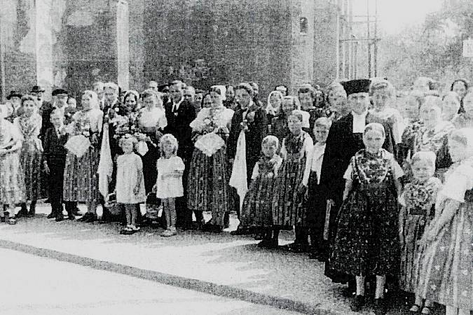 farar Černik po nowonatwarjenju cyrkwje (1957) z kwasnej hosćinu ze Židźinoho