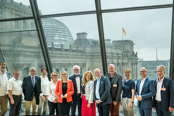 First participation of the new Federal Government Commissioner for Matters Related to Ethnic German Resettlers and National Minorities, Natalie Pawlik, in a meeting of the Minority Council in 2022. Photo: Martin Ziemer.